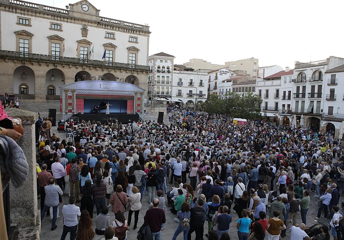 Éxito de la Carroza del Teatro Real en la Plaza Mayor