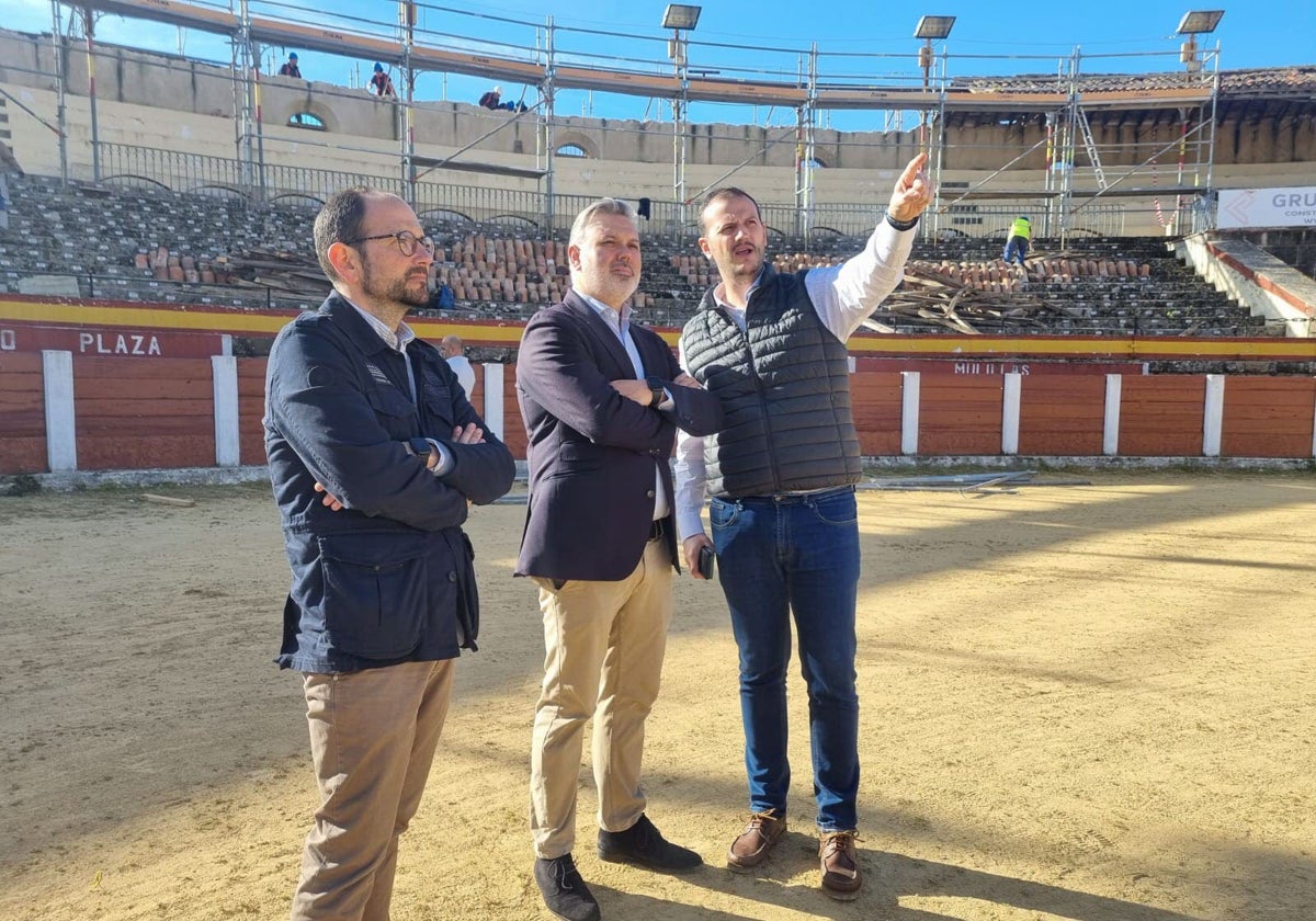 Pizarro, durante la visita que hizo a la plaza de toros el día 3 de abril.