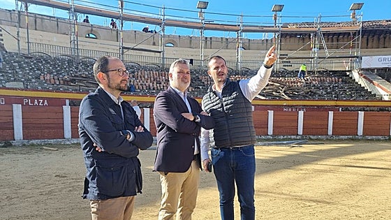 El PSOE denuncia a Pizarro ante la junta electoral por sus contenidos en redes sociales