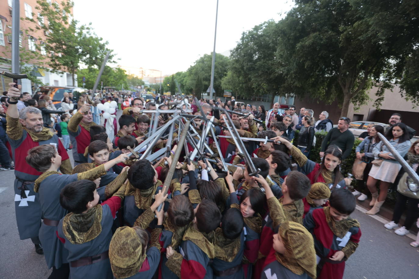 Las mejores imágenes del desfile de San Jorge en Cáceres (I)