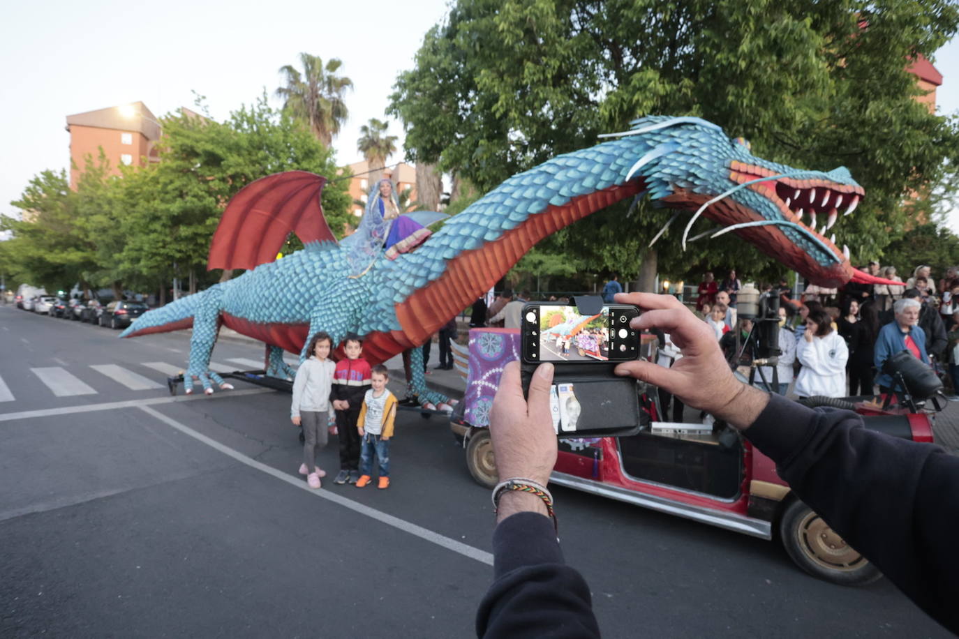 Las mejores imágenes del desfile de San Jorge en Cáceres (I)