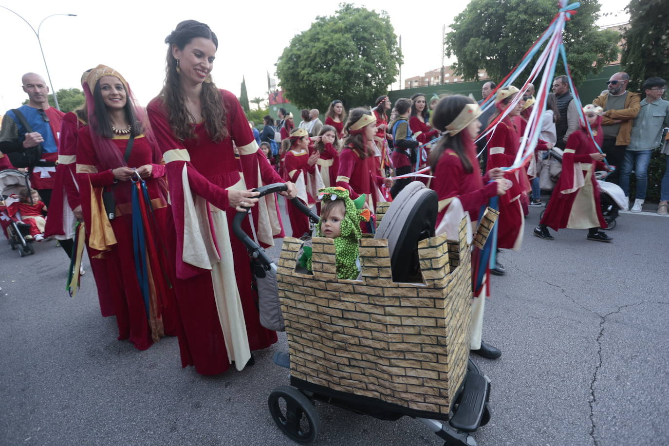 Las mejores imágenes del desfile de San Jorge en Cáceres (I)