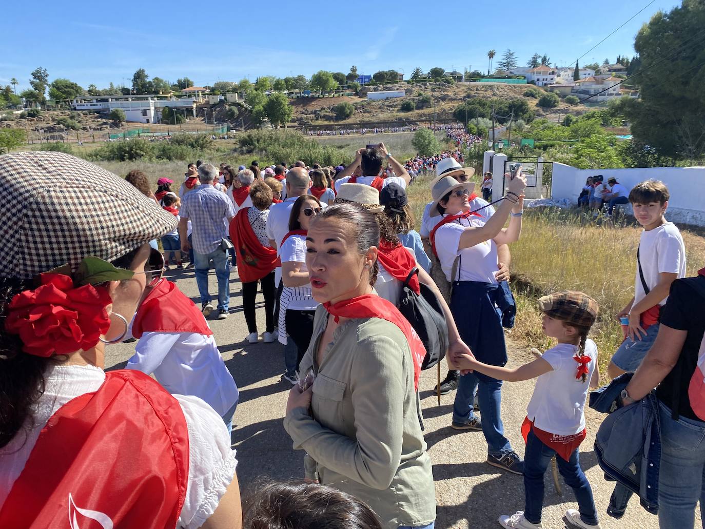 Romeros y carretas hacen el camino de San Marcos en Almendralejo (I)