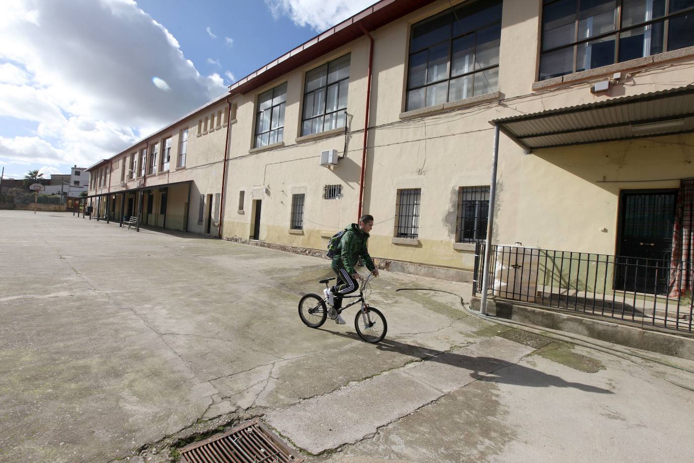 Imagen de abandono de El Madruelo en el año 2013.