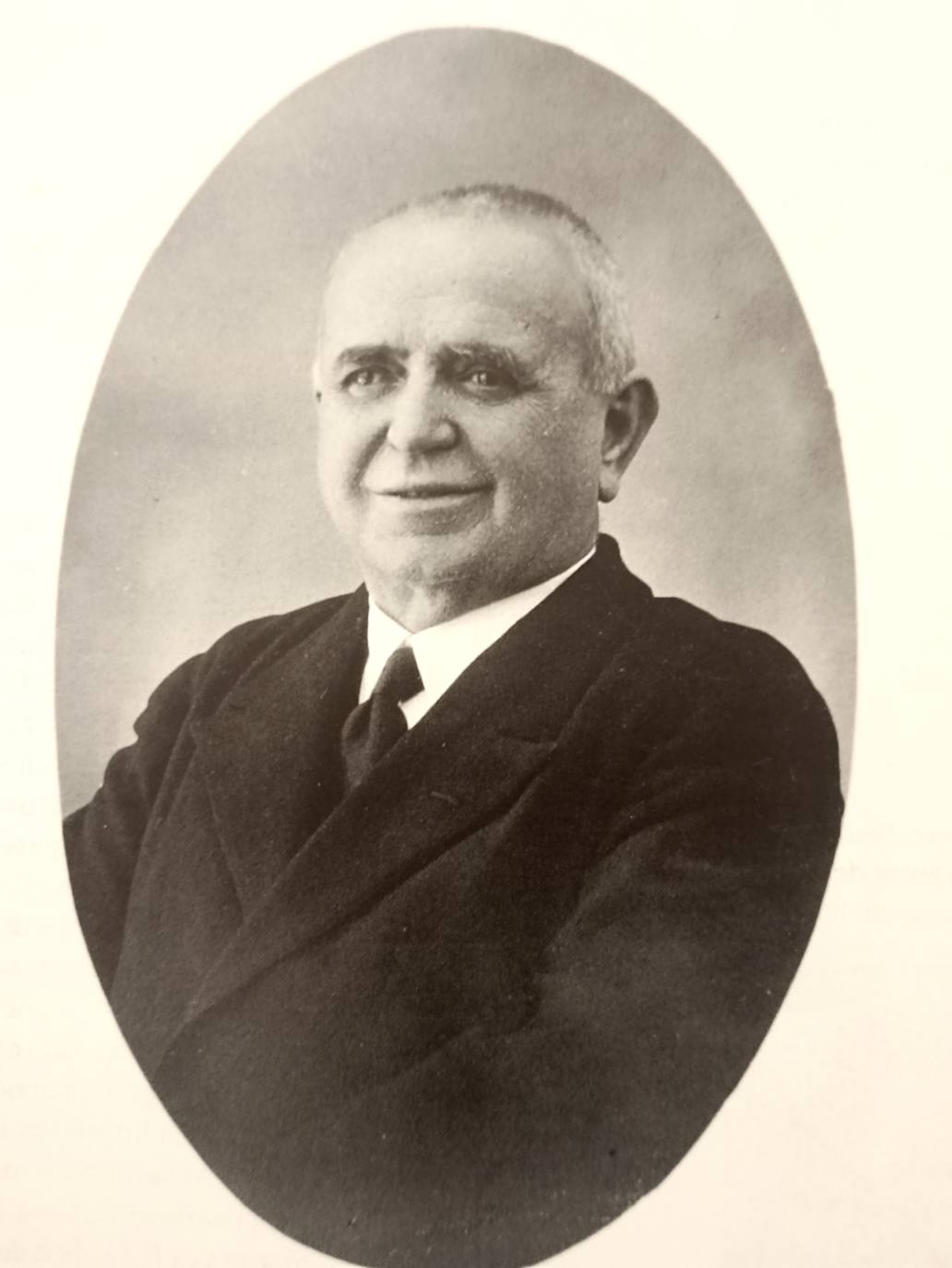 Agustín Sánchez Rodrigo, editor de Rayas.