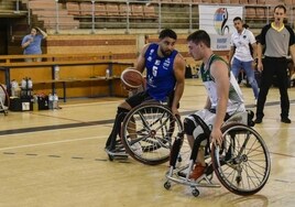 Salvador Sandoval, del Mideba, en el partido ante el Ramat Gan en La Granadilla.