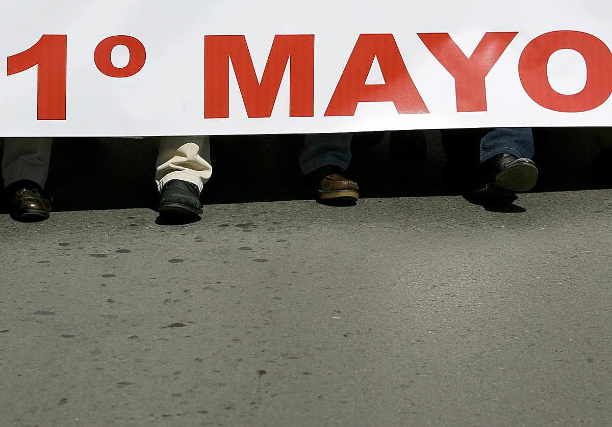 UGT y CCOO salen a la calle en Extremadura para pedir subida de salarios y bajada de precios