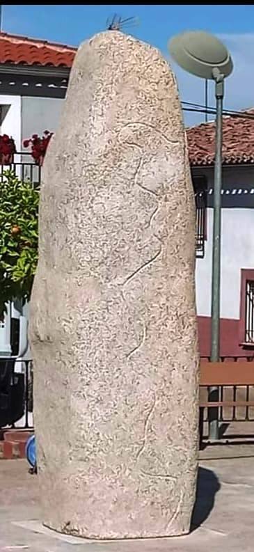 Réplica del dolmen de Guadalperal
