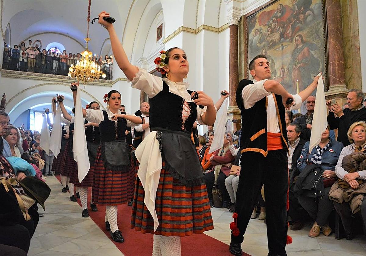 Los Jateros interpretan el Fandango en el santuario de la Virgen de los Remedios