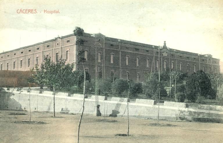 En el ejemplar de 'Las Antorchas' del 24 de abril de 1887 se da la noticia de la primera piedra de la obra del Hospital Provincial de Cáceres.