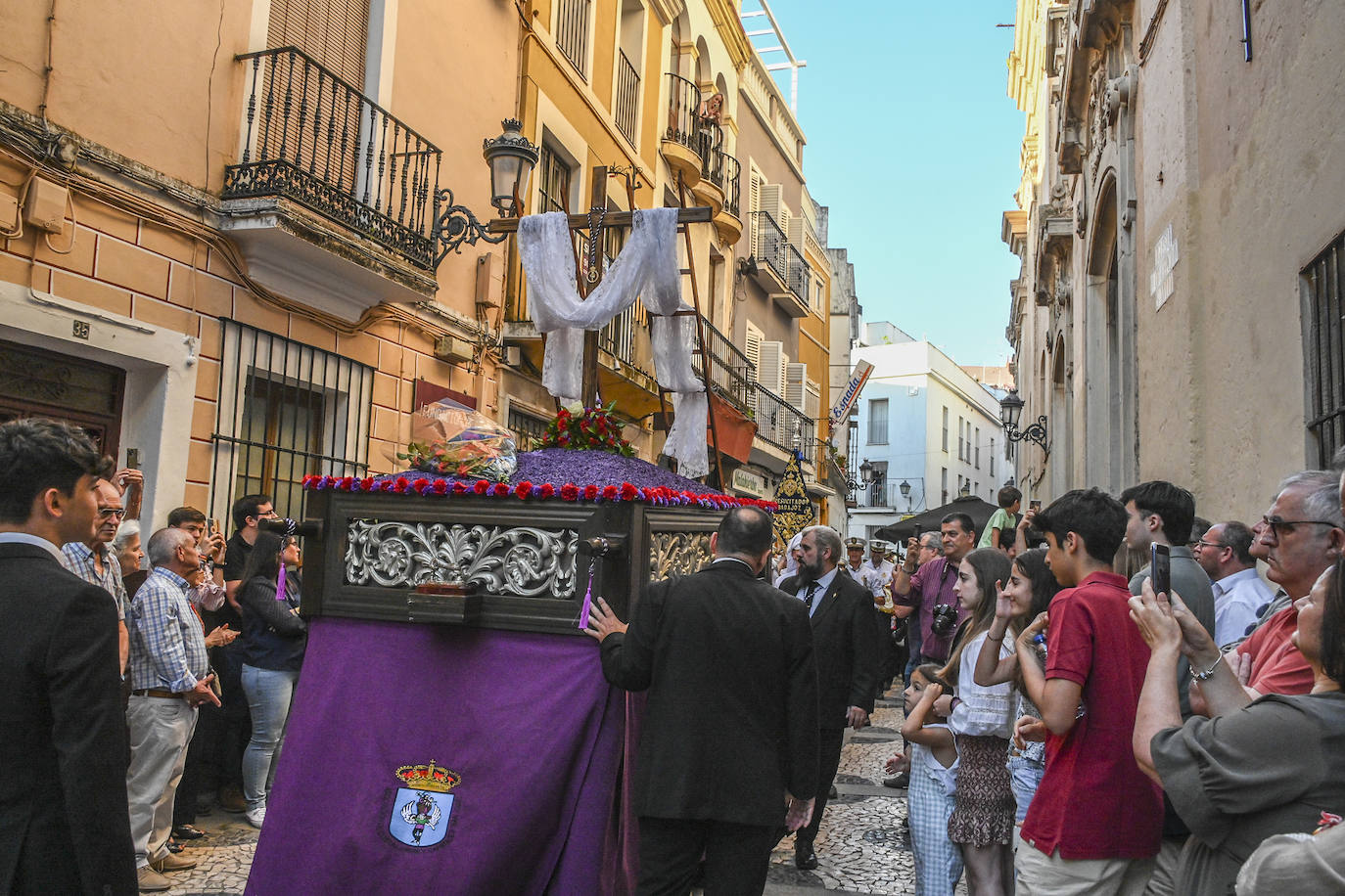 La Cruz de Mayo recorre el casco antiguo de Badajoz