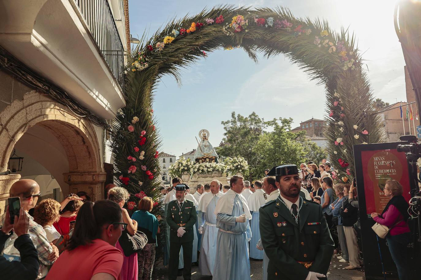 Los cacereños despiden a la Virgen de la Montaña en Fuente Concejo