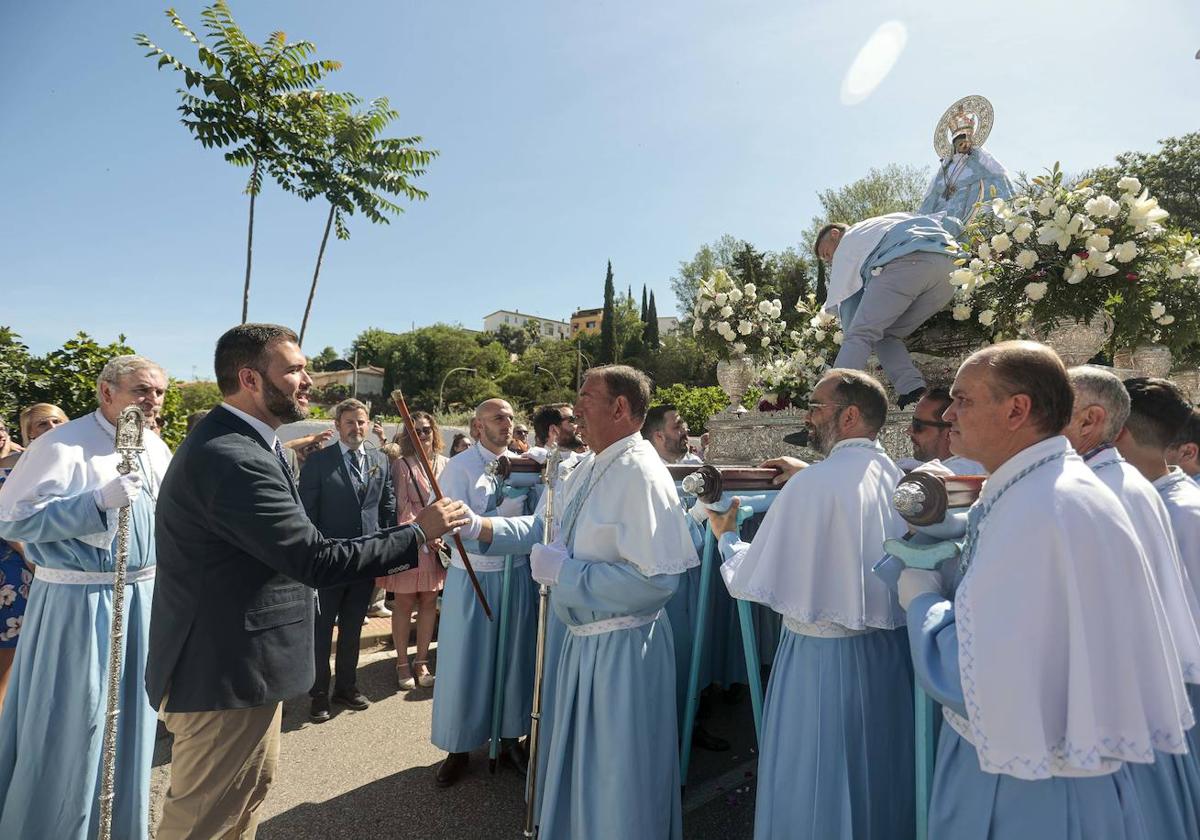 Los cacereños despiden a la Virgen de la Montaña en Fuente Concejo