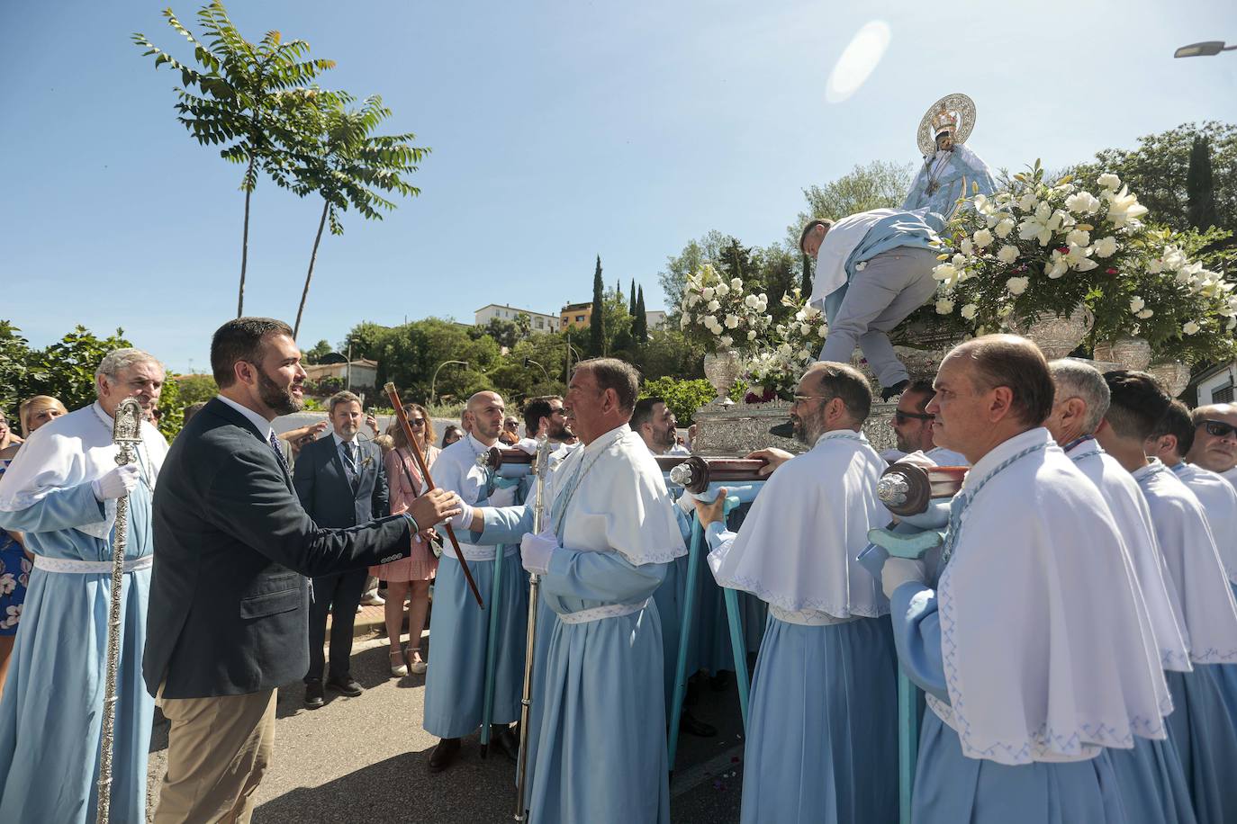 Los cacereños despiden a la Virgen de la Montaña en Fuente Concejo