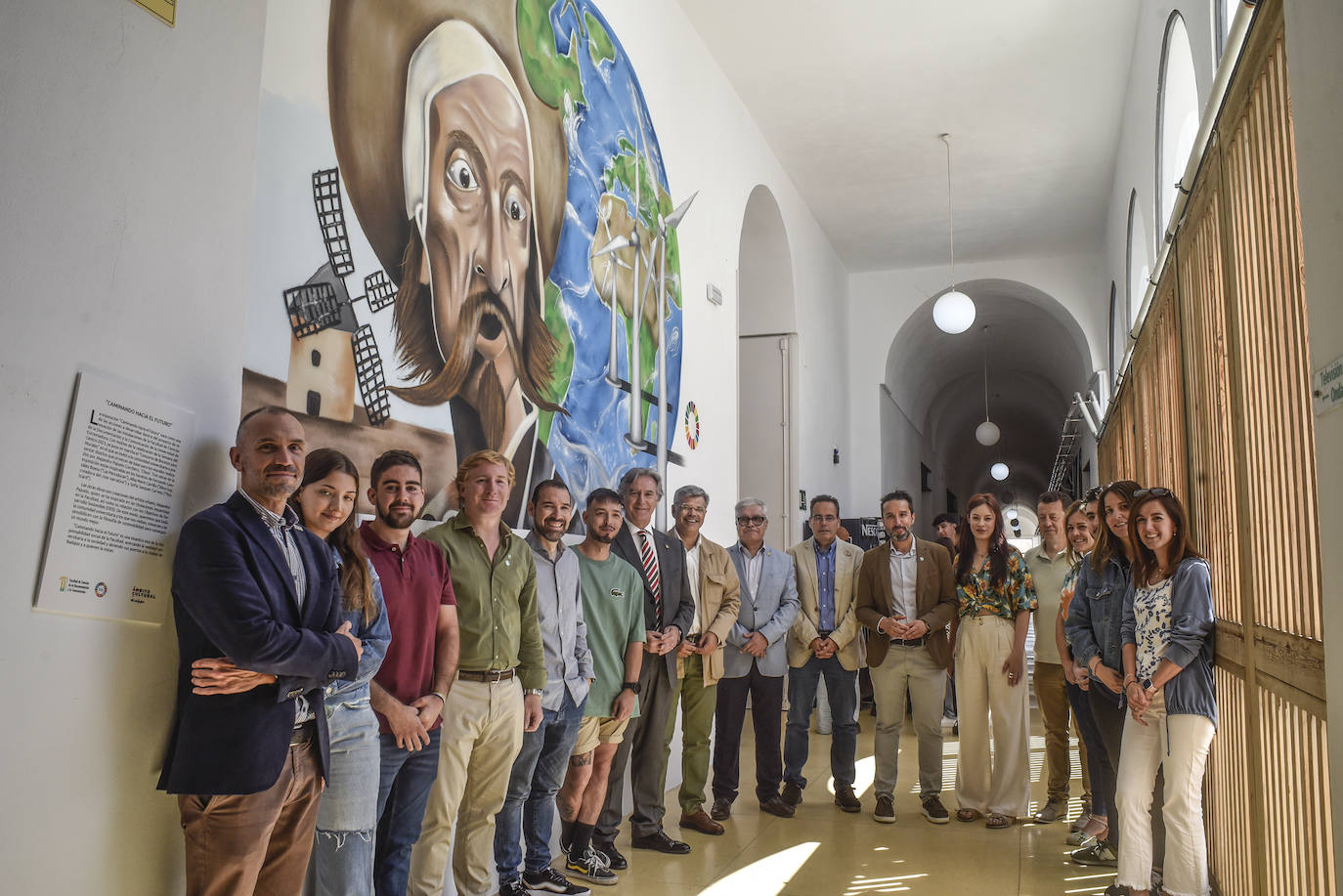 Autoridades en la inauguración de los murales de la Alcazaba