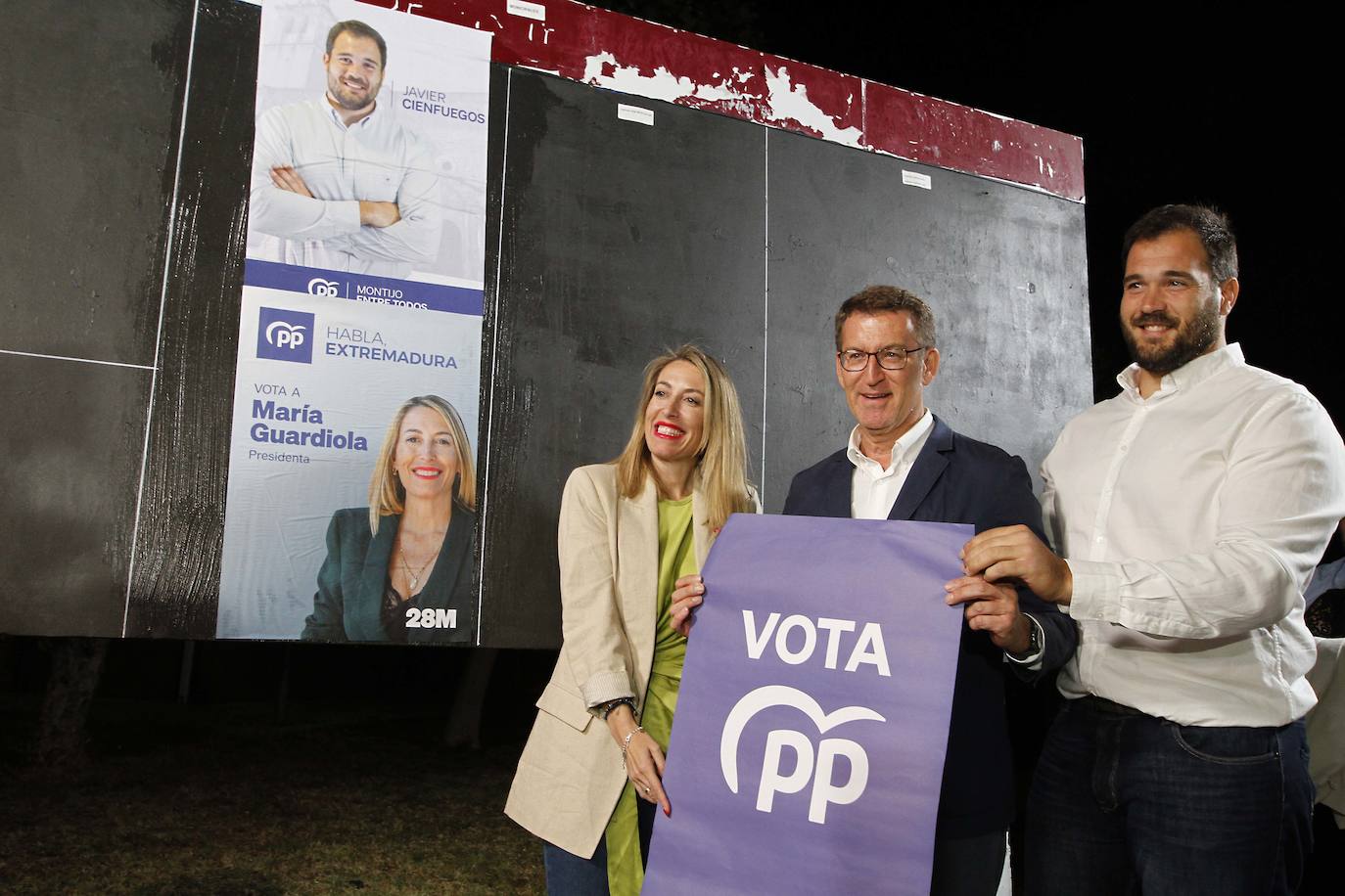 28-M en Extremadura: Pegada de carteles