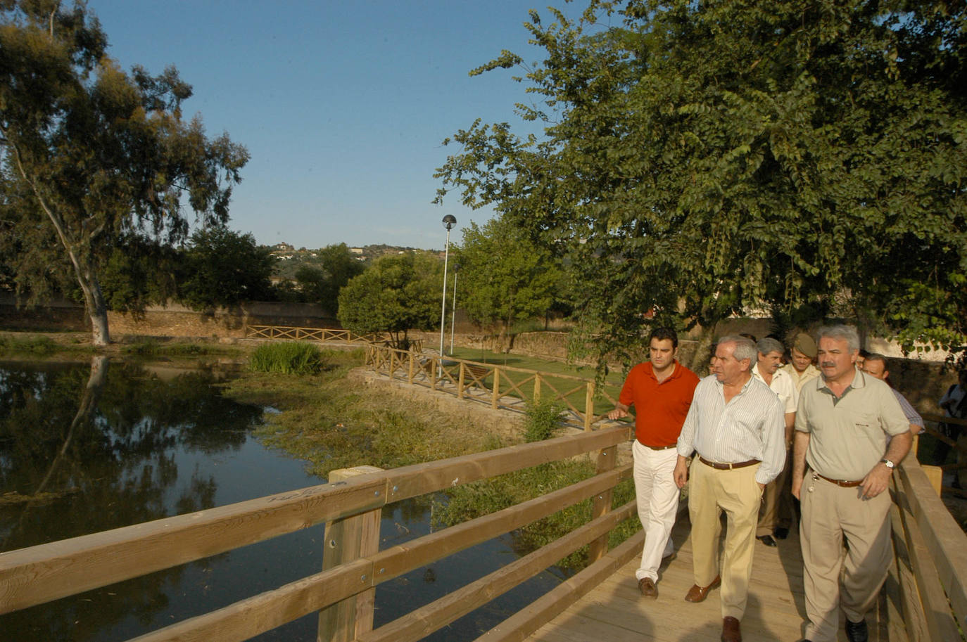 Inauguración en 2004 del parque de la Ribera del Marco siendo alcalde José María Saponi Mendo.