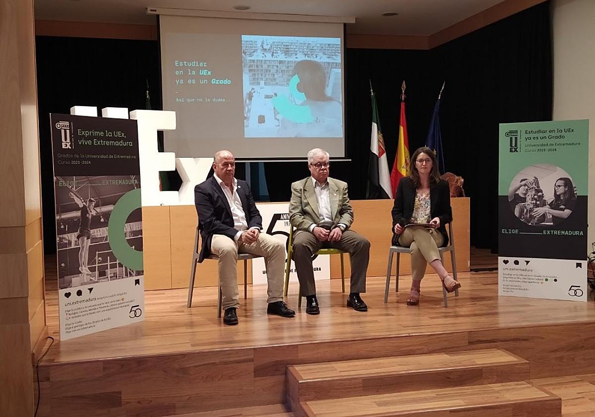 Hernández, Salguero y González, ayer en Cáceres.