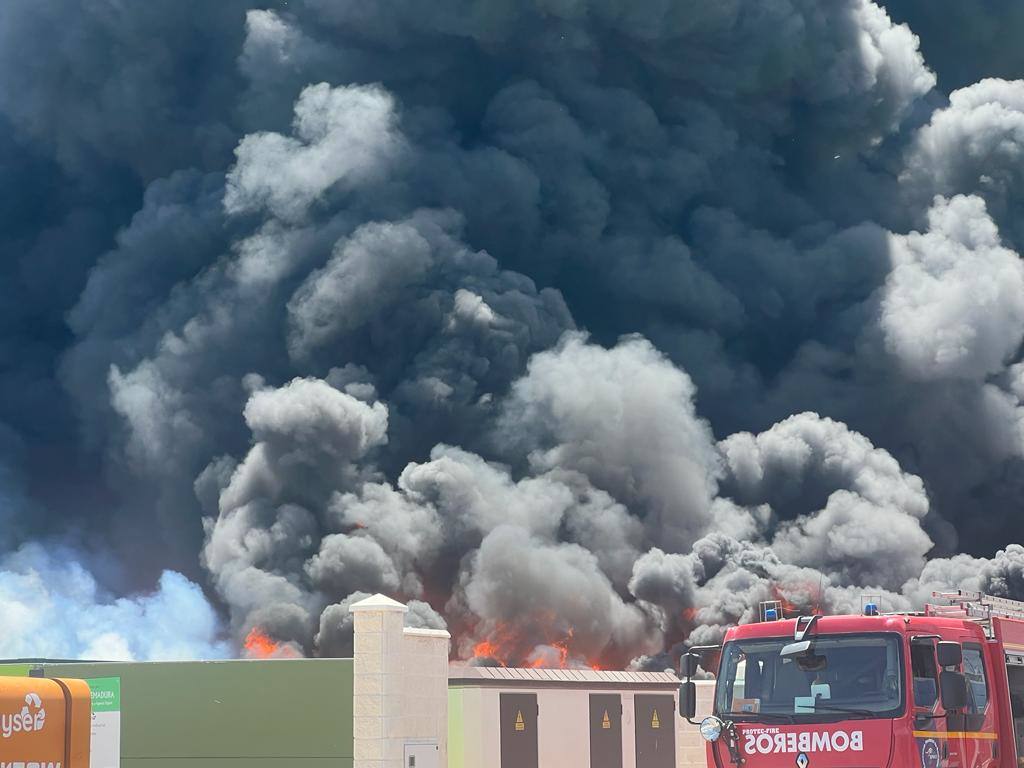 Actuación de los bomberos del Consorcio de Bomberos de la Provincia de Badajoz (Cpei). Imágenes facilitadas por el Cpei.