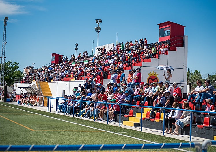 Grada del Emilio Macarro de Montijo.