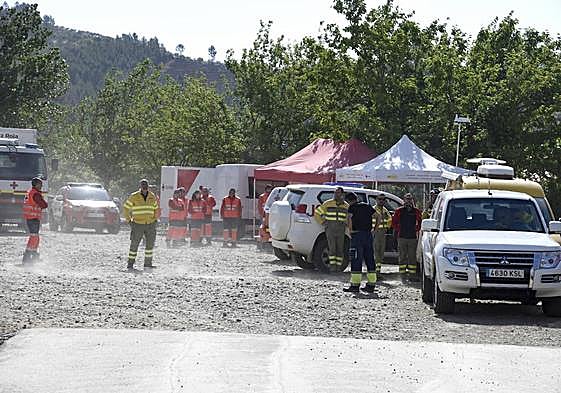 Servicios de emergencia en la zona del incendio.