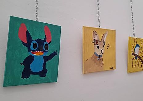 Imagen secundaria 1 - Los alumnos del área artística de la UP Pelayo Moreno expone sus trabajos