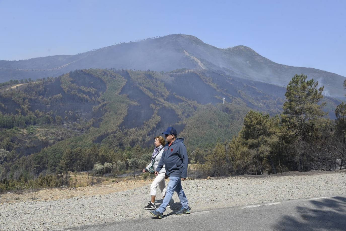 El incendio en Hurdes y Sierra de Gata, en imágenes (IV)