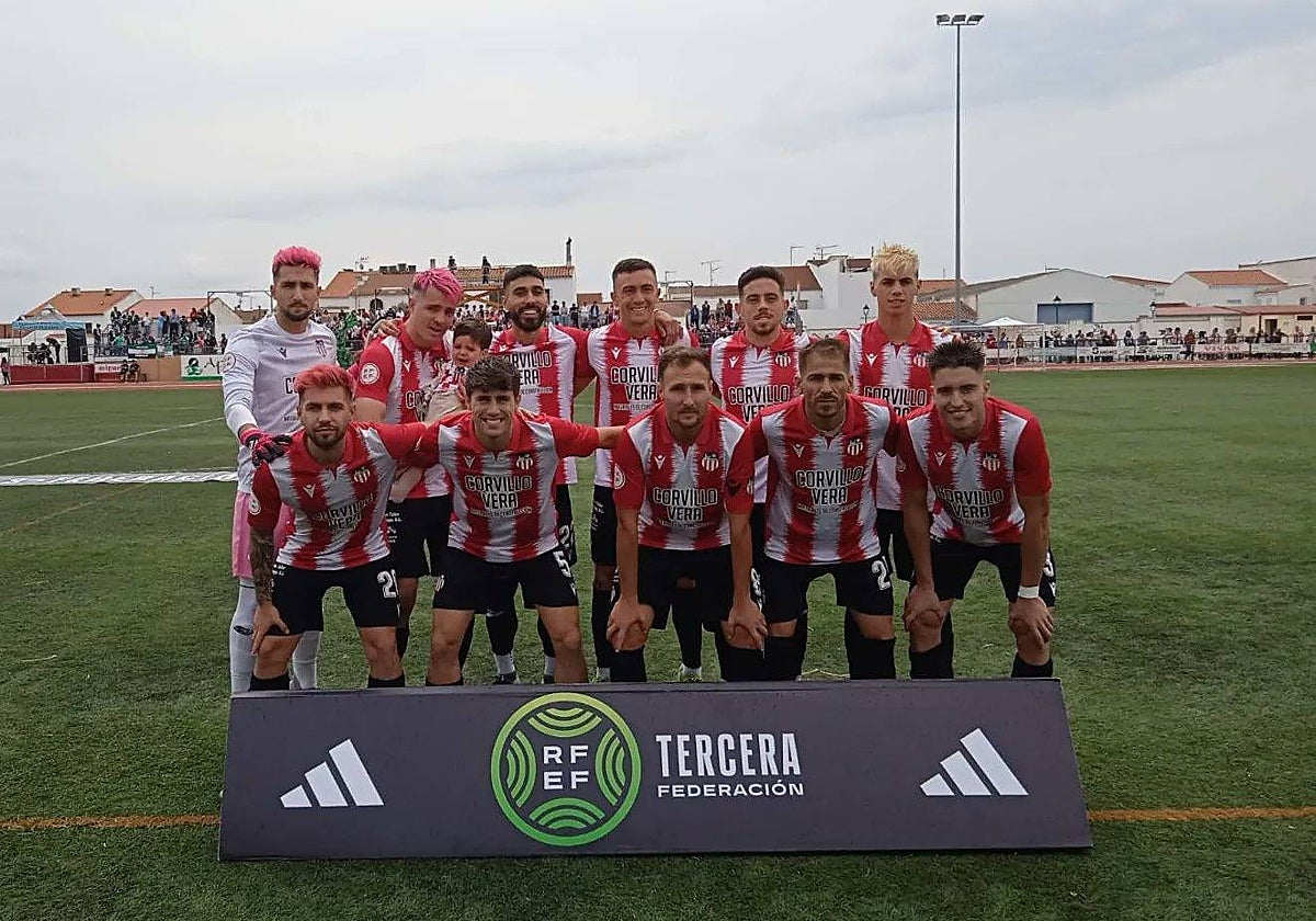 Once del Azuaga en el duelo ante el Moralo del pasado domingo.