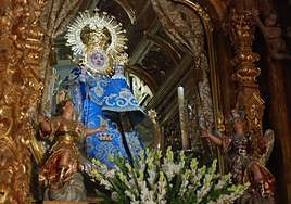 Imagen de la Virgen de Carrión en su camarín