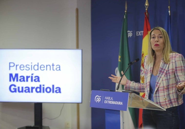 María Guardiola durante la rueda de prensa de este miércoles en Mérida.