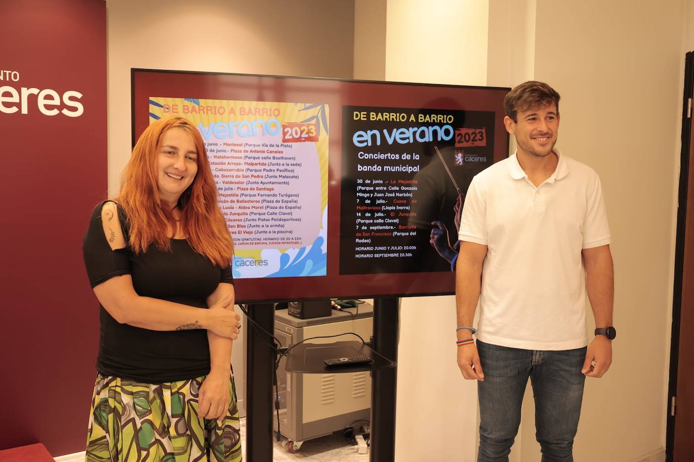 Fernanda Valdés y David Holguín en la presentación del programa de verano 'De barrio a barrio'