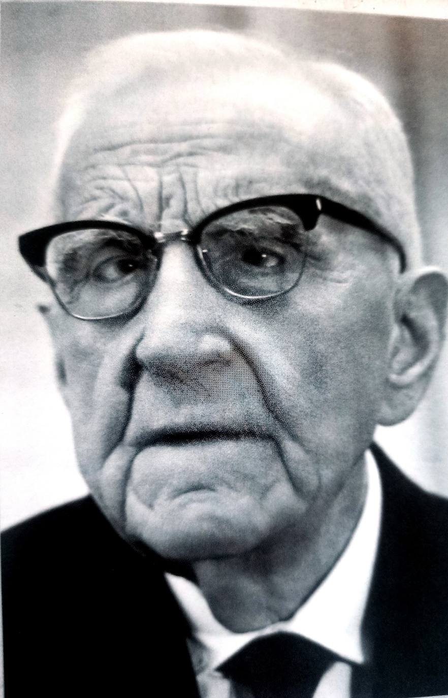 Castillo se exilió con 69 años en Tolouse. Cuando los nazis llegaron a esta ciudad francesa se marchó con su familia a México. Tenía 72 años.