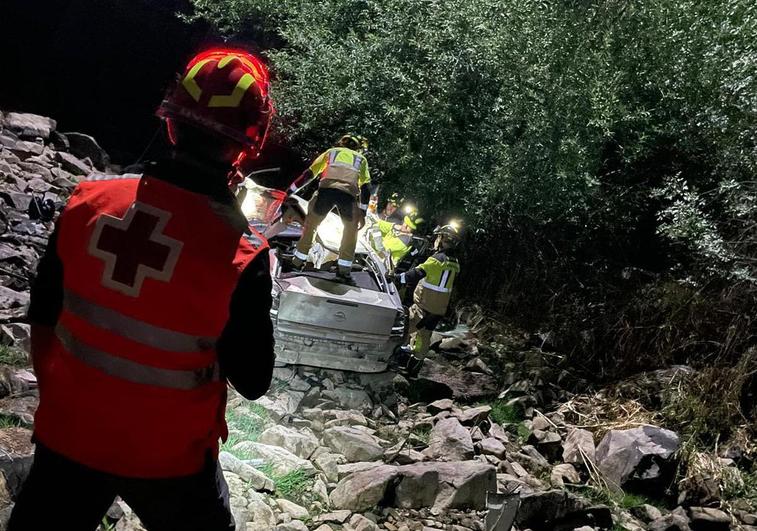 Un muerto y un herido grave tras una salida de vía en el límite entre Badajoz y Huelva