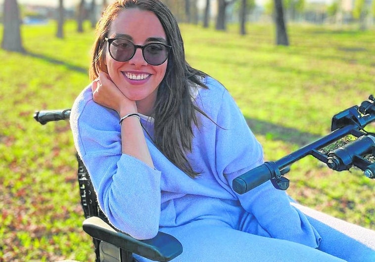 Una médica extremeña se queda sin su plaza de residente por tener tetraplejia