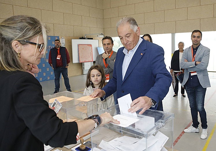 Piñero vota el 28-M. Era la opción cacereñista de Cs, pero dice que le penalizó la marca.