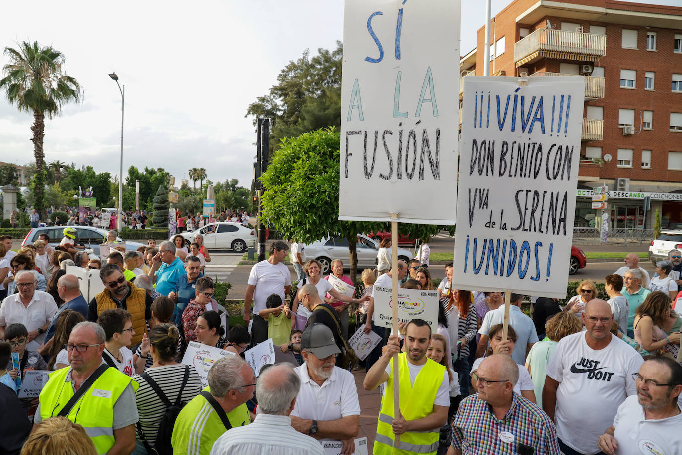 Manifestación de apoyo a la fusión de Don Benito-Villanueva (I)