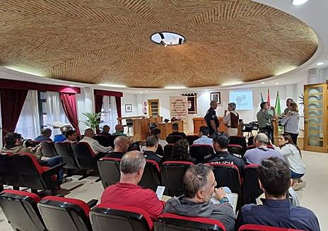 Imagen secundaria 1 - 26 policías locales participan en Calamonte en las Jornadas sobre Violencia de Género y Doméstica