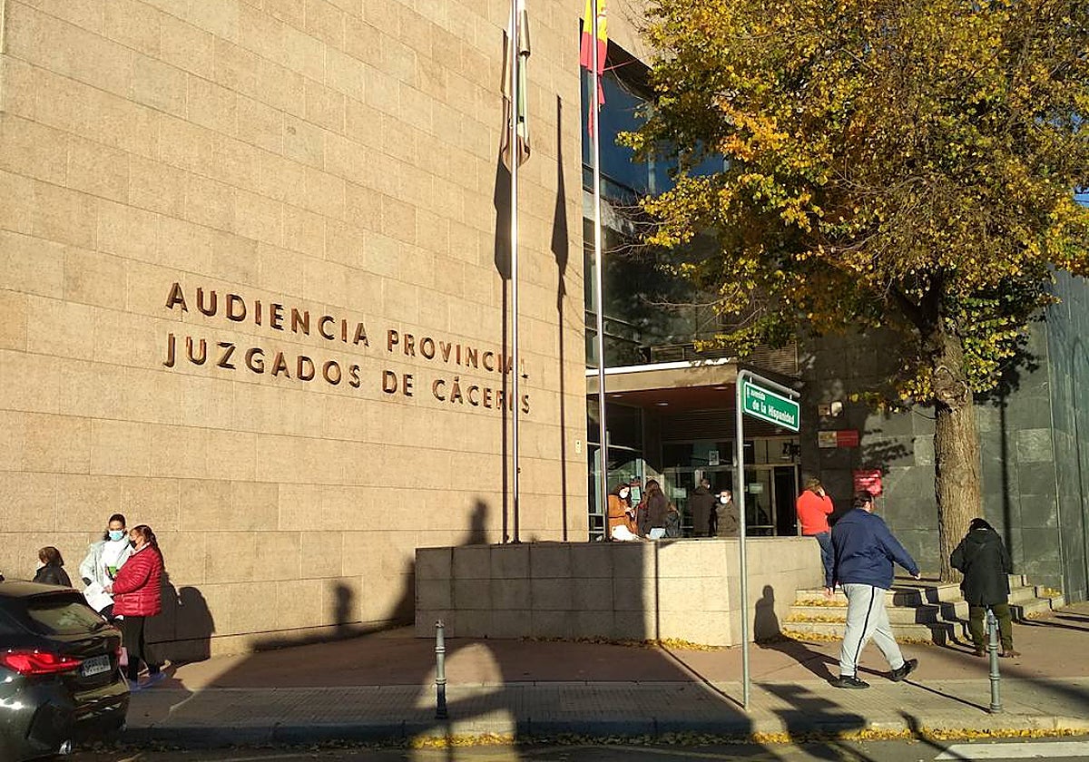 Se sentarán en el banquillo de acusados de la Audiencia Provincial