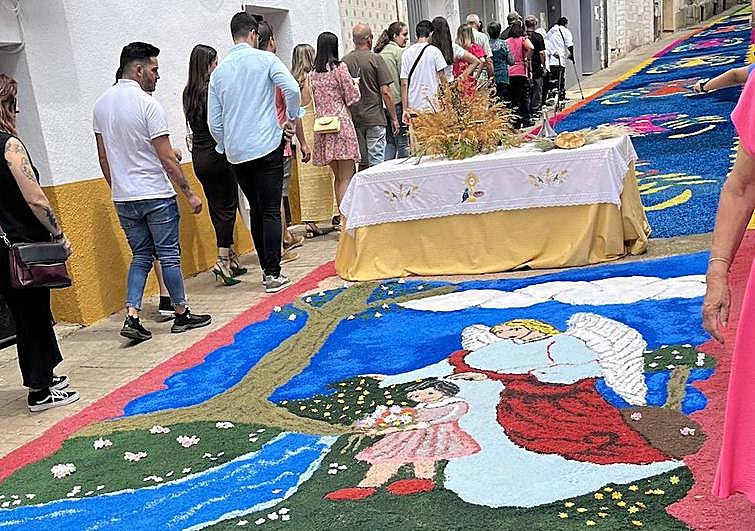 Miles de visitantes pasaron este domingo por la 'Ciudad del Corcho'.