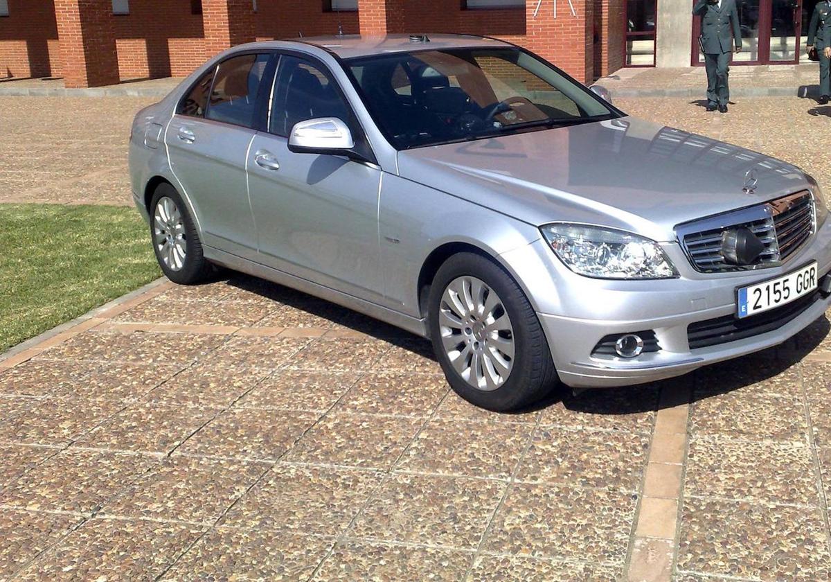 Este Mercedes-Benz Clase C es un radar camuflado que opera en las carreteras extremeñas.