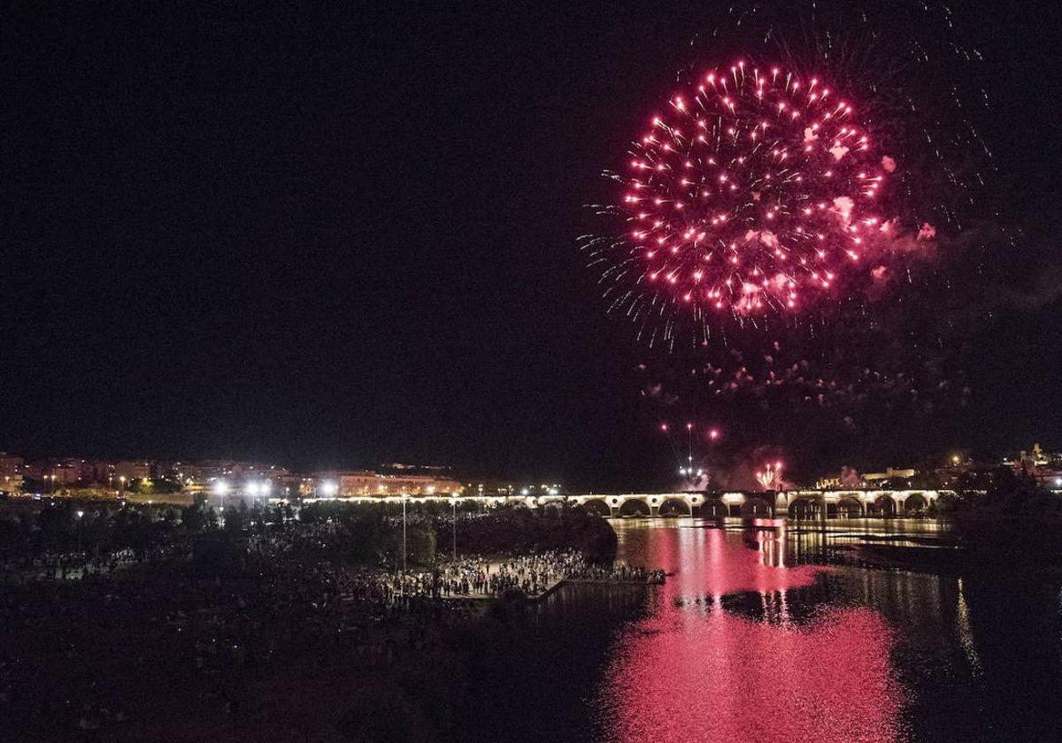 Imagen de archivo del espectáculo de fuegos artificiales de San Juan.