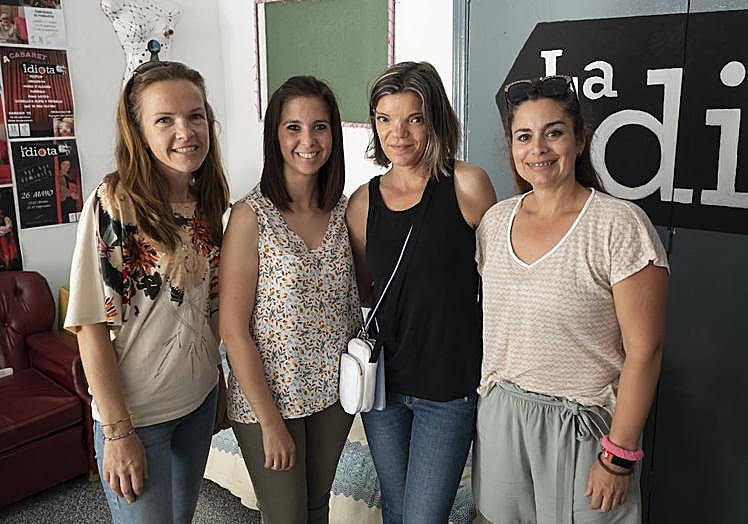 Noelia Barrantes, Elia Pérez, María Pérez y Vanesa Talavera, maestras del Aula Abierta.