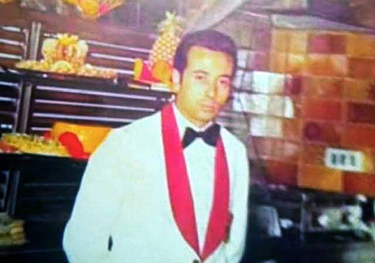 Su hijo Jorge ha comunicado en redes sociales la muerte de su padre con esta fotografía, de Antonio 'Piquiqui' de joven.