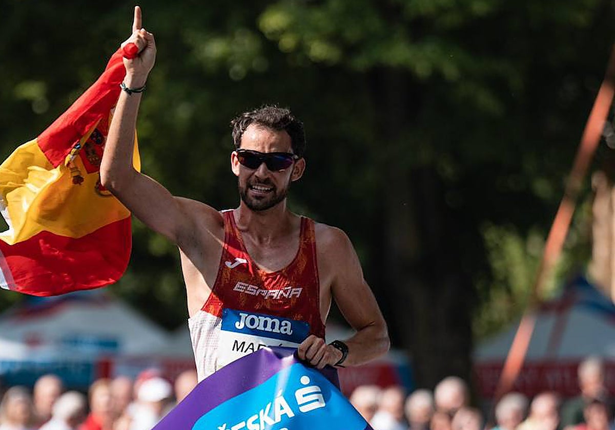 Álvaro Martín, tras proclamarse campeón de Europa el pasado mes de mayo.