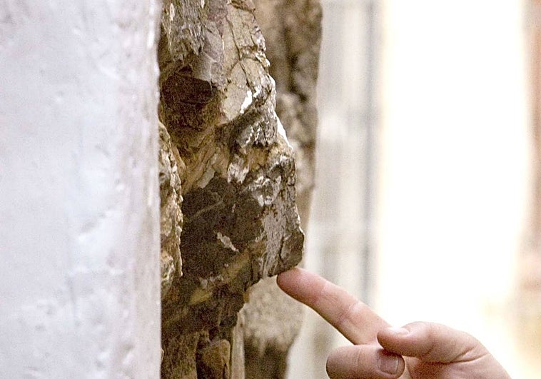 Cristo del adarve antes de que lo vandalizaran.
