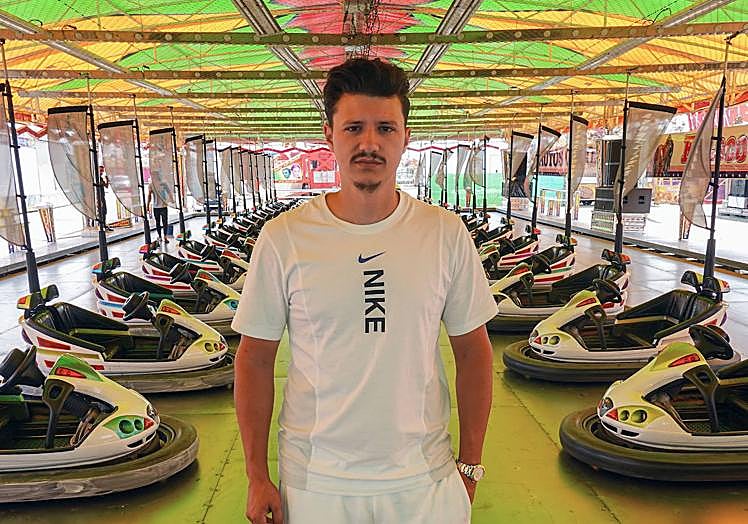 Francisco Vega, propietario de una de las pistas de coches de choque de la Feria