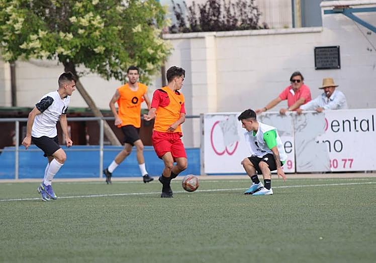 Imagen principal - Éxito participativo y de organización en el primer MakeDraft Club