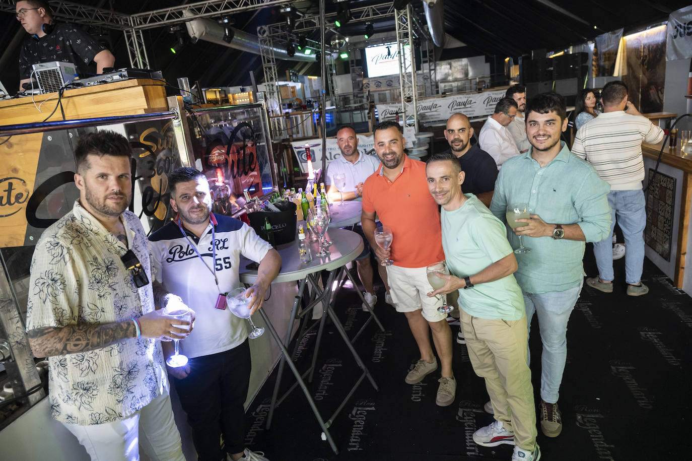 Tras las comidas la fiesta sigue en el resto de casetas