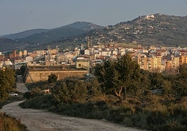La violación de Cáceres tuvo lugar en una furgoneta en un descampado de La Sierrilla.