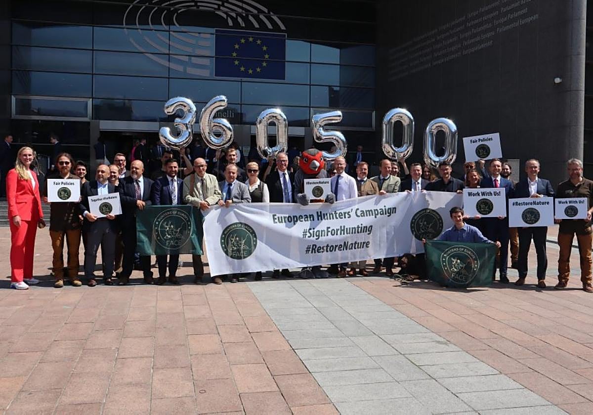 Más de 360.000 cazadores han apoyado la campaña 'Sign for Hunting'.